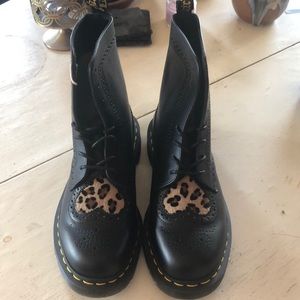 Dr. Martens Bentley II Heart